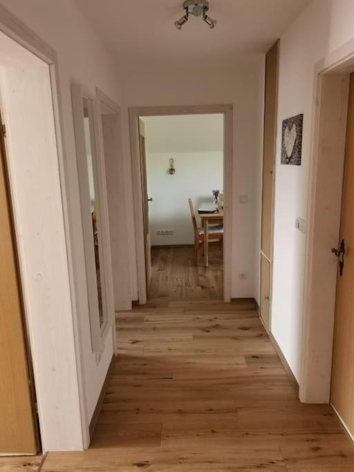 Wohnung Mit Ausblick Im Allgaeu Mit 2 Schlafzimmern มาร์คโทเบอร์ดอร์ฟ ภายนอก รูปภาพ